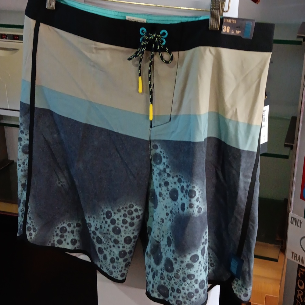 Depactus Beach shorts 36 waste length 19"